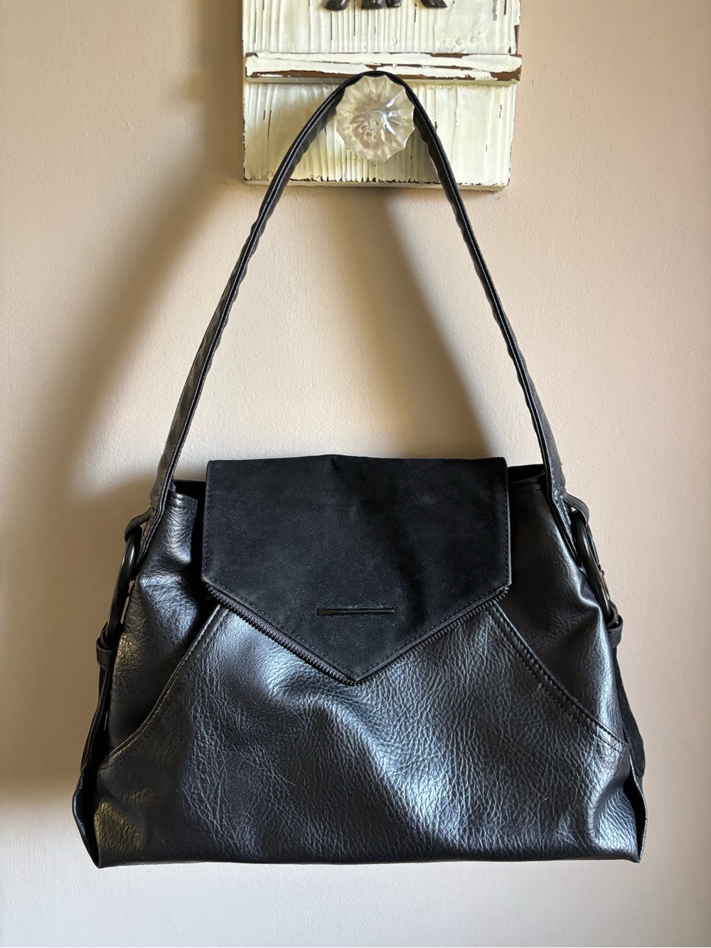 Matt and Nat Black Women's Shoulder Bag